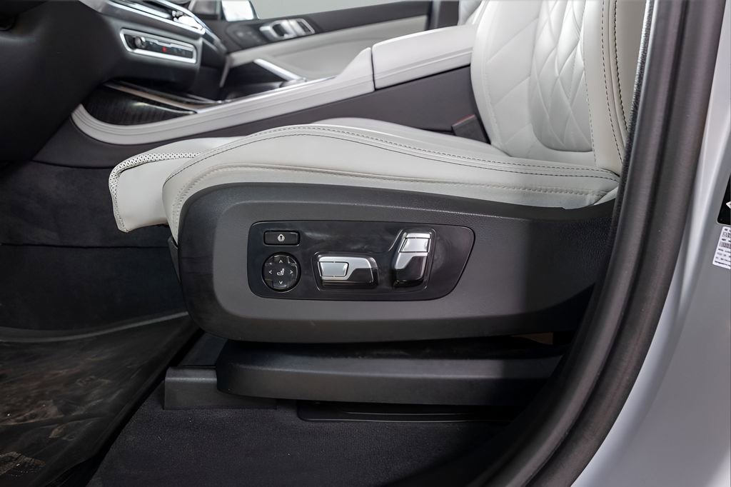 Used 2023 BMW X7 xDrive40i w/ Executive Package AWD/4WD image 49