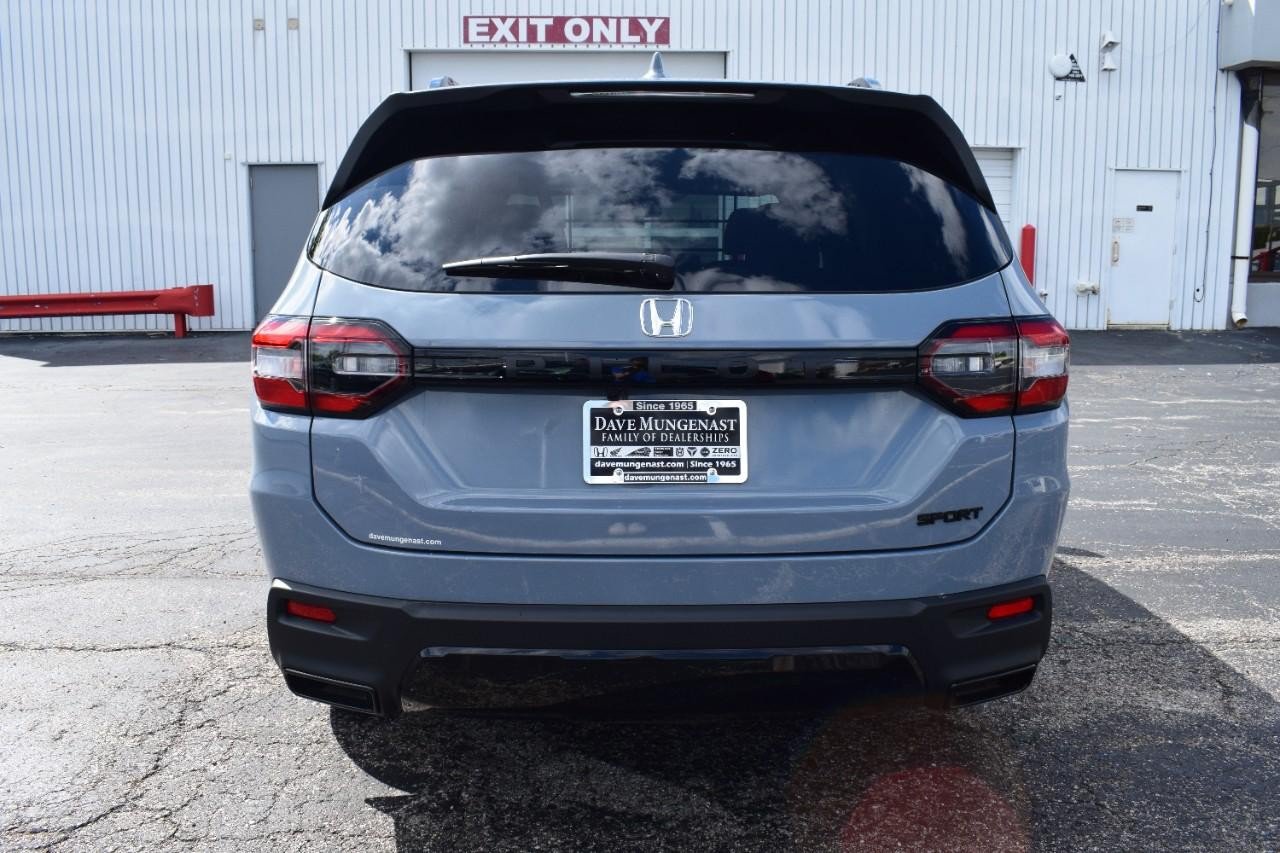 New 2026 Honda Pilot Sport image 7