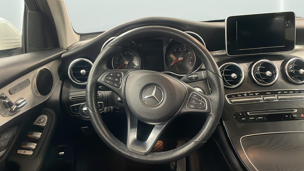 Used 2019 Mercedes-Benz GLC 300 4MATIC image 20