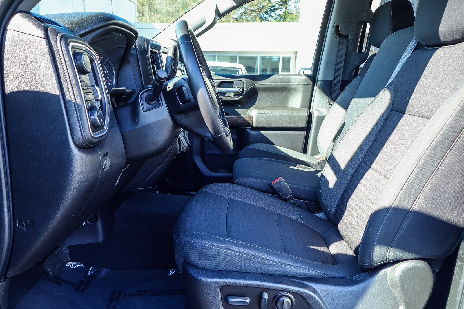 Used 2022 Chevrolet Silverado 1500 LT image 2