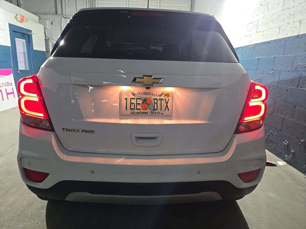 Used 2022 Chevrolet Trax LT w/ Driver Confidence Package image 2