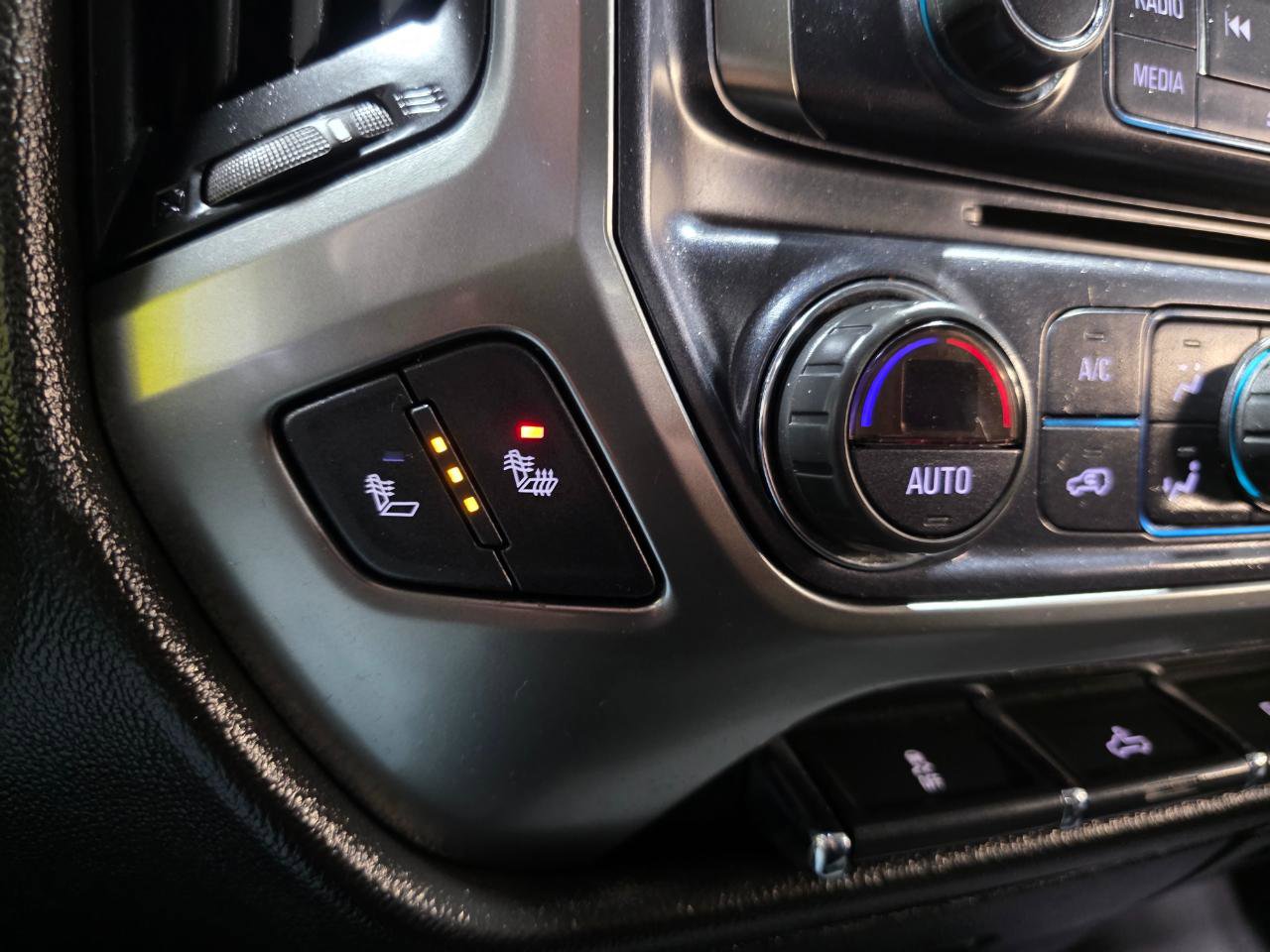 Used 2019 Chevrolet Silverado 1500 LT w/ All Star Edition AWD/4WD image 34