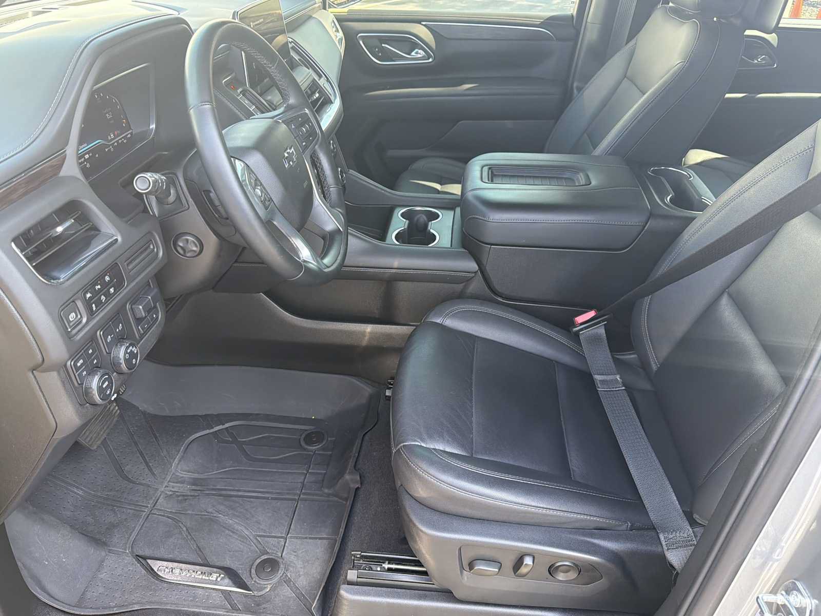 Used 2023 Chevrolet Tahoe Z71 w/ Z71 Off-Road Package AWD/4WD image 21