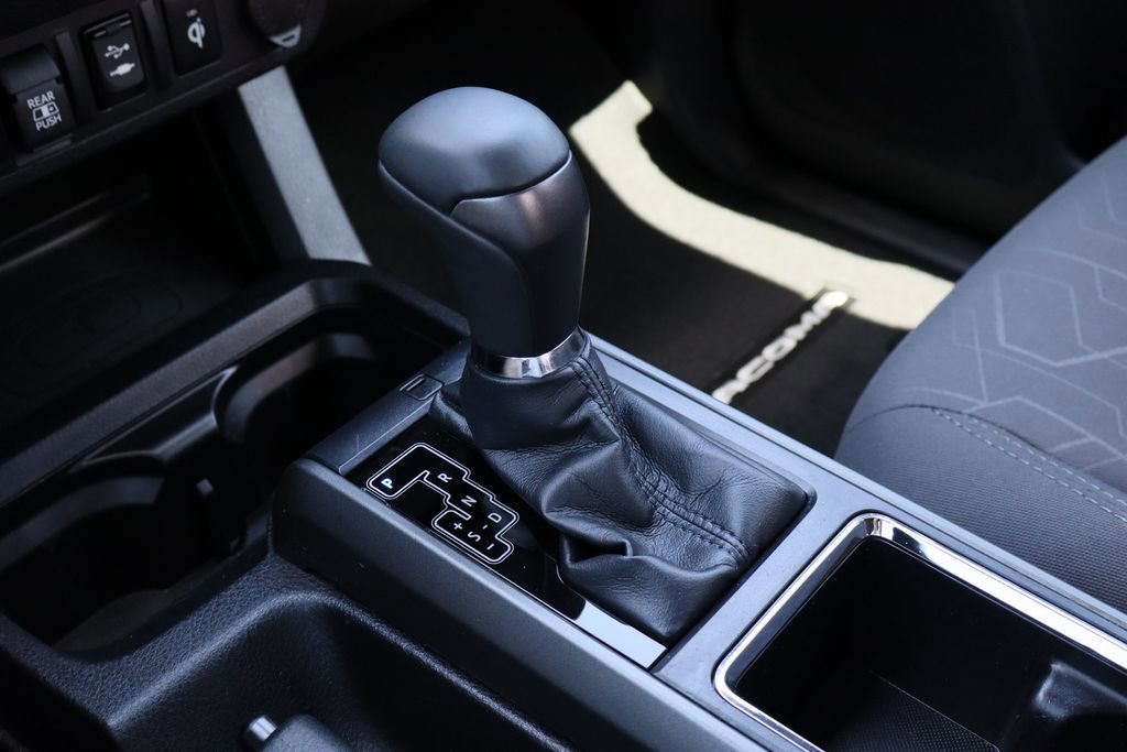 Used 2019 Toyota Tacoma TRD Off-Road w/ Technology Package image 17