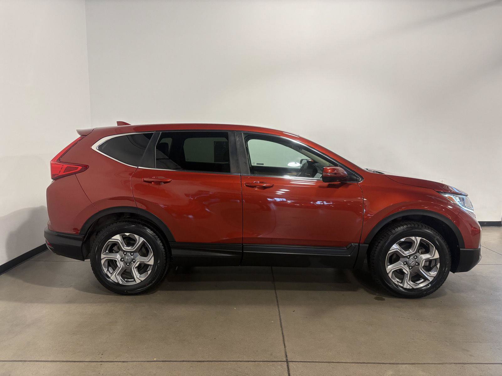 Used 2018 Honda CR-V EX image 2