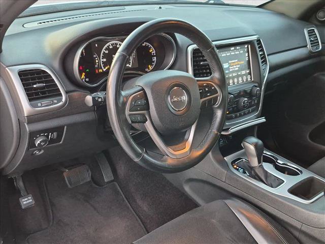 Used 2018 Jeep Grand Cherokee Altitude RWD image 10