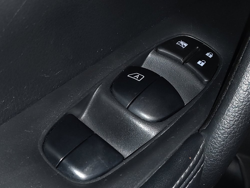Used 2019 Nissan Rogue SV AWD/4WD image 27