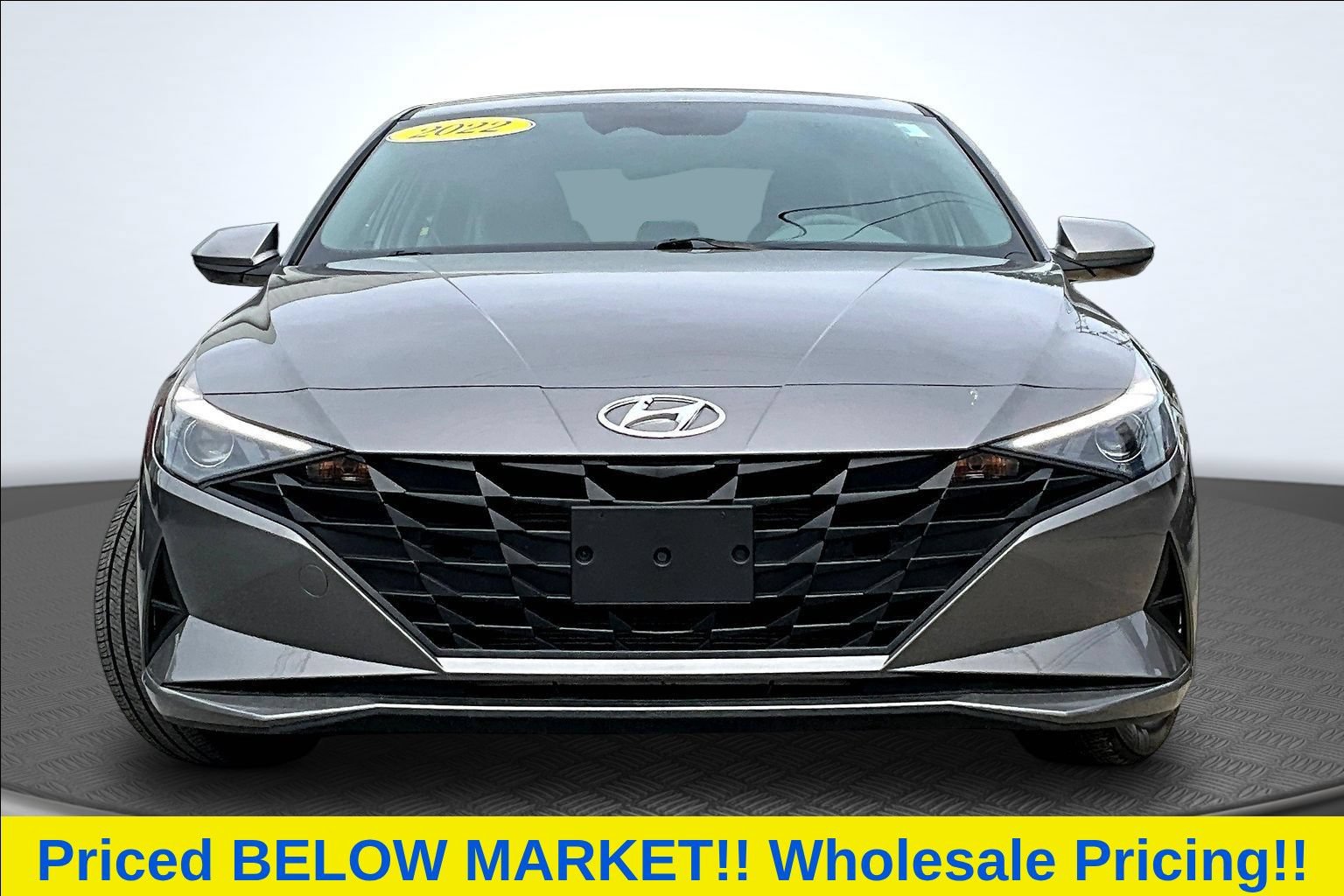 Used 2022 Hyundai Elantra SEL w/ Cargo Package FWD image 2