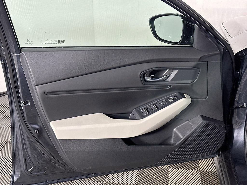 Used 2025 Honda Accord SE image 10