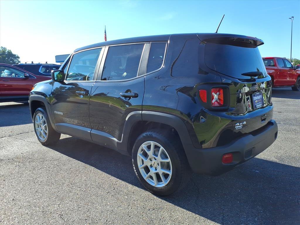 Used 2023 Jeep Renegade Latitude AWD/4WD image 5
