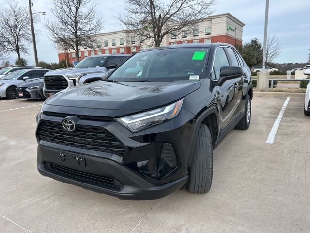 Used 2025 Toyota RAV4 LE image 7