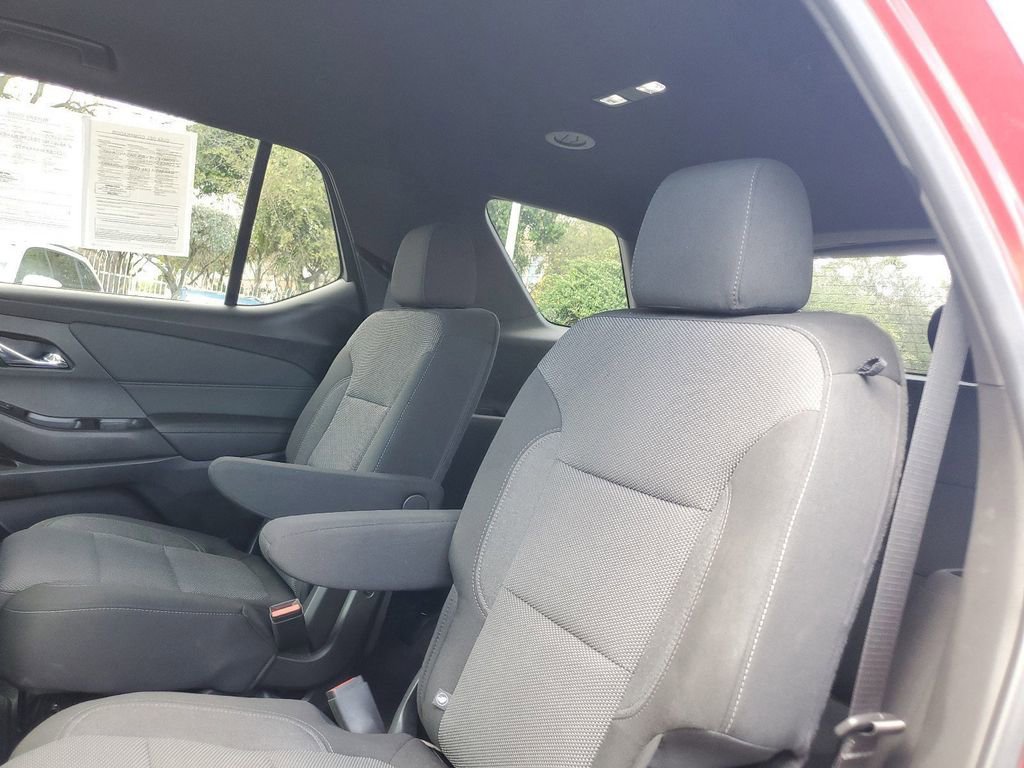 Used 2023 Chevrolet Traverse LT image 11