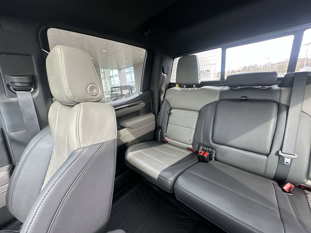 Used 2025 Chevrolet Silverado 1500 ZR2 w/ Technology Package image 12