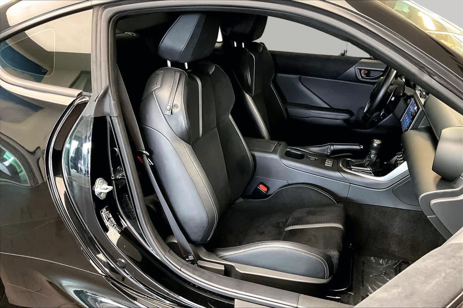 Used 2022 Toyota GR86 Premium w/ ALL Weather Mat Package (TMS) RWD image 9