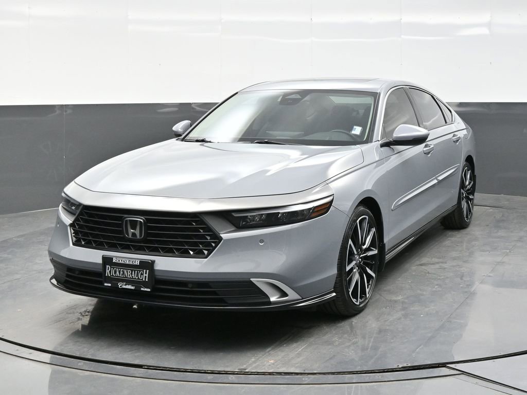 Used 2023 Honda Accord Touring image 2