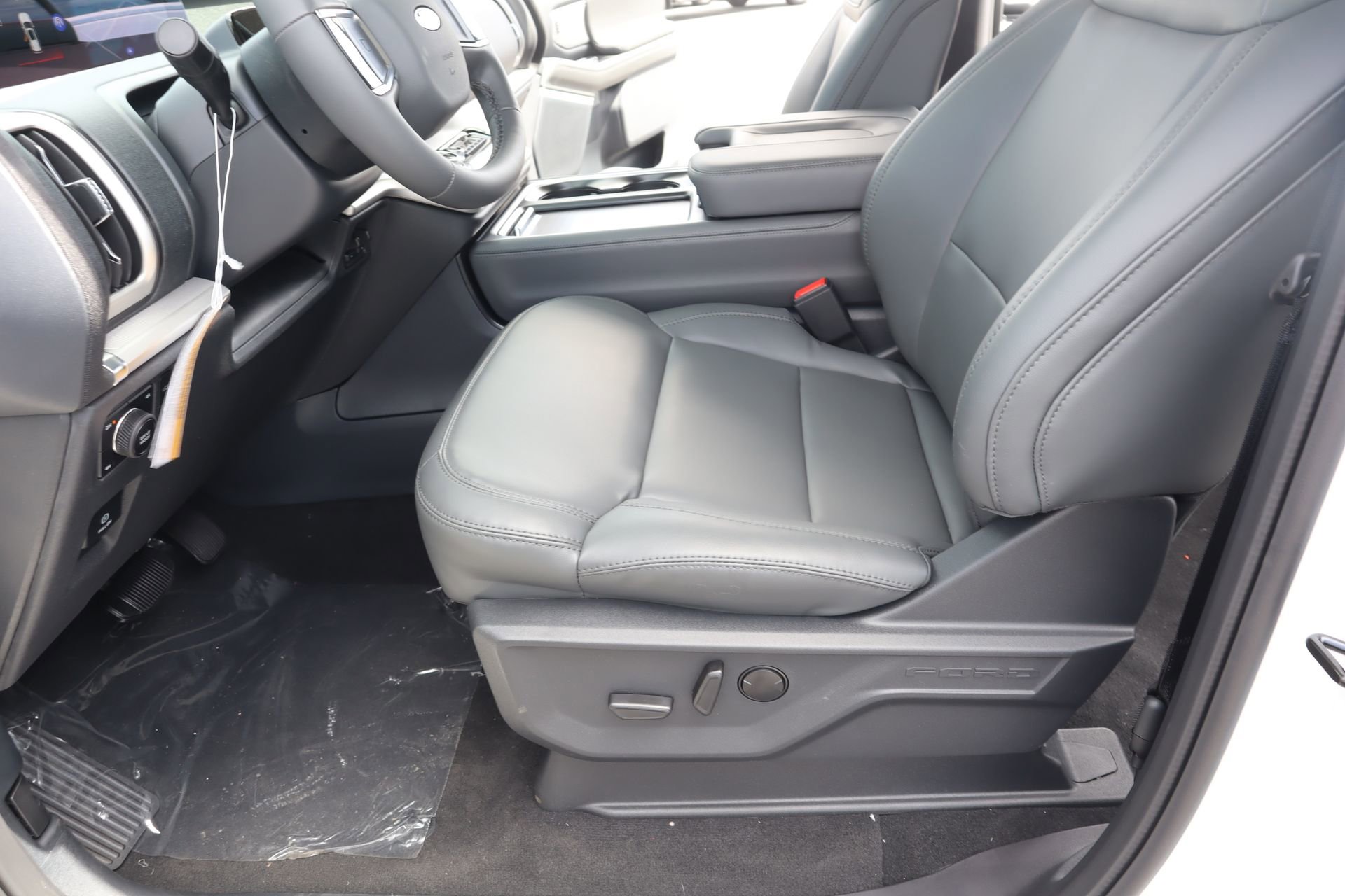 New 2026 Ford Expedition Active AWD/4WD image 12
