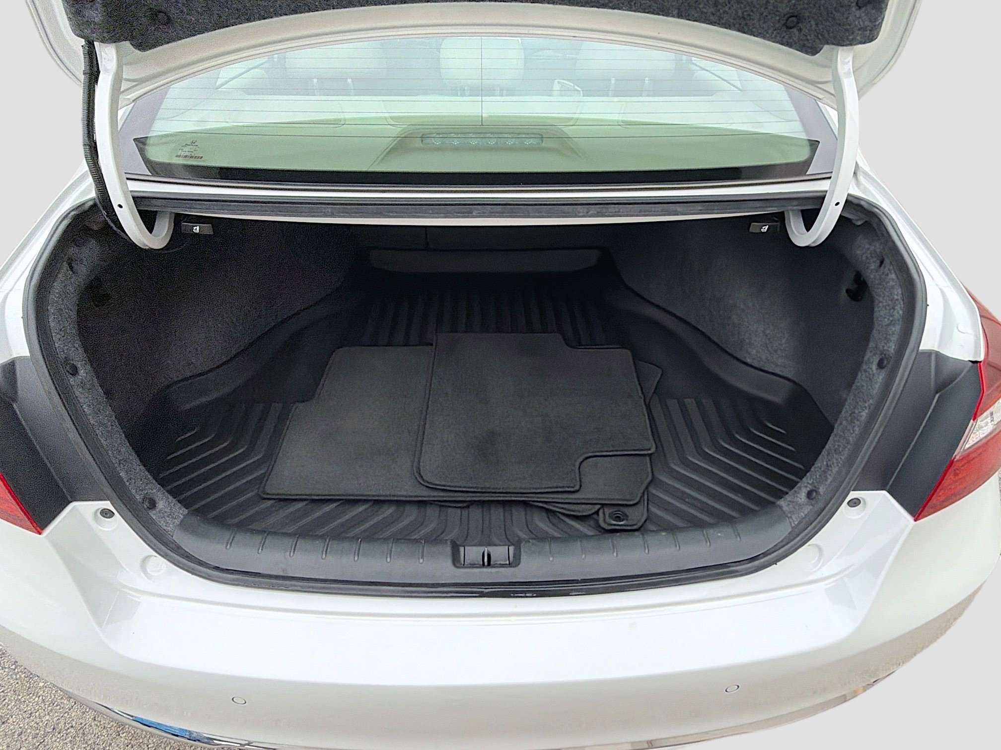 Used 2016 Honda Accord Touring image 27