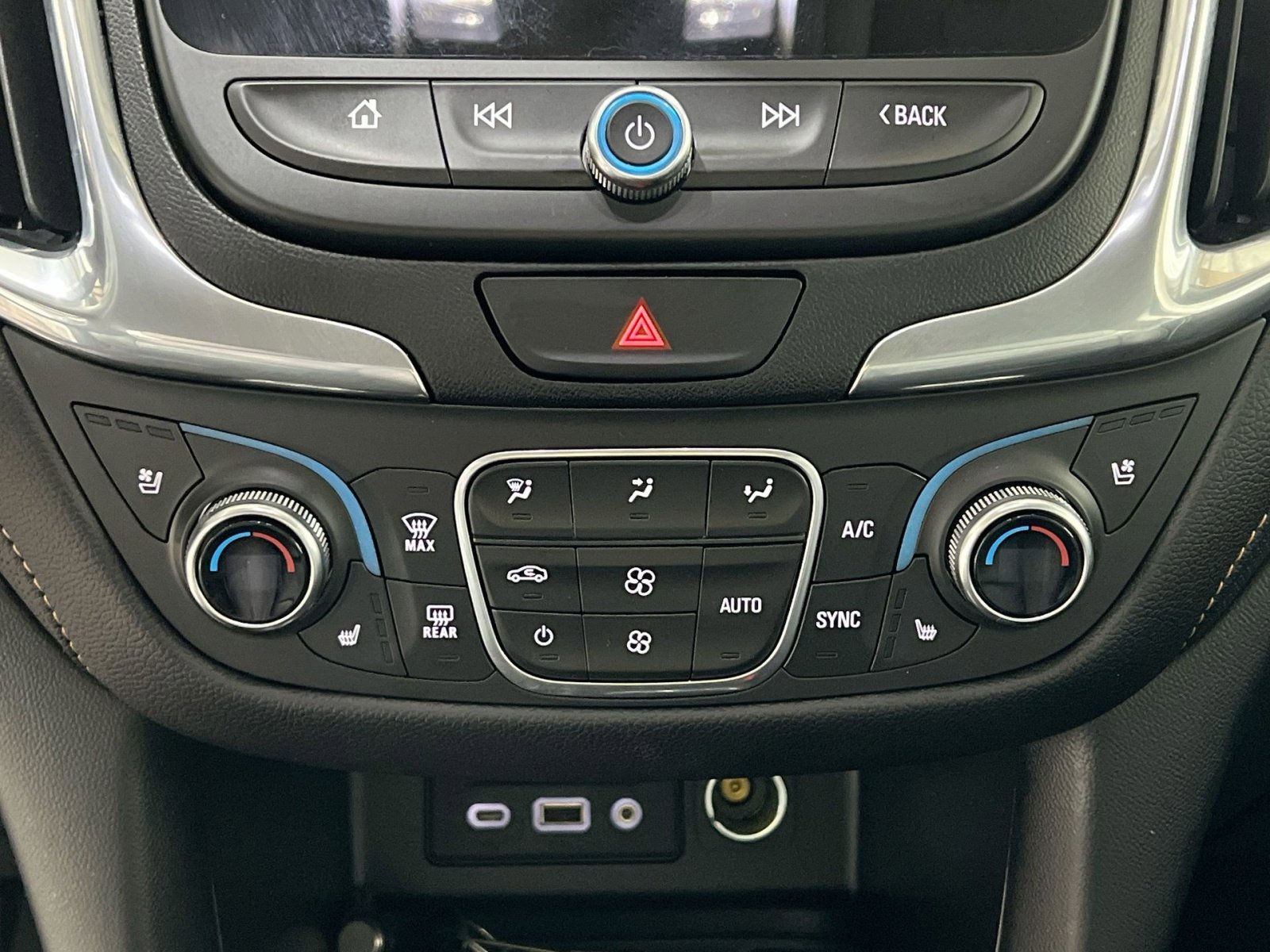 Used 2019 Chevrolet Equinox Premier image 19