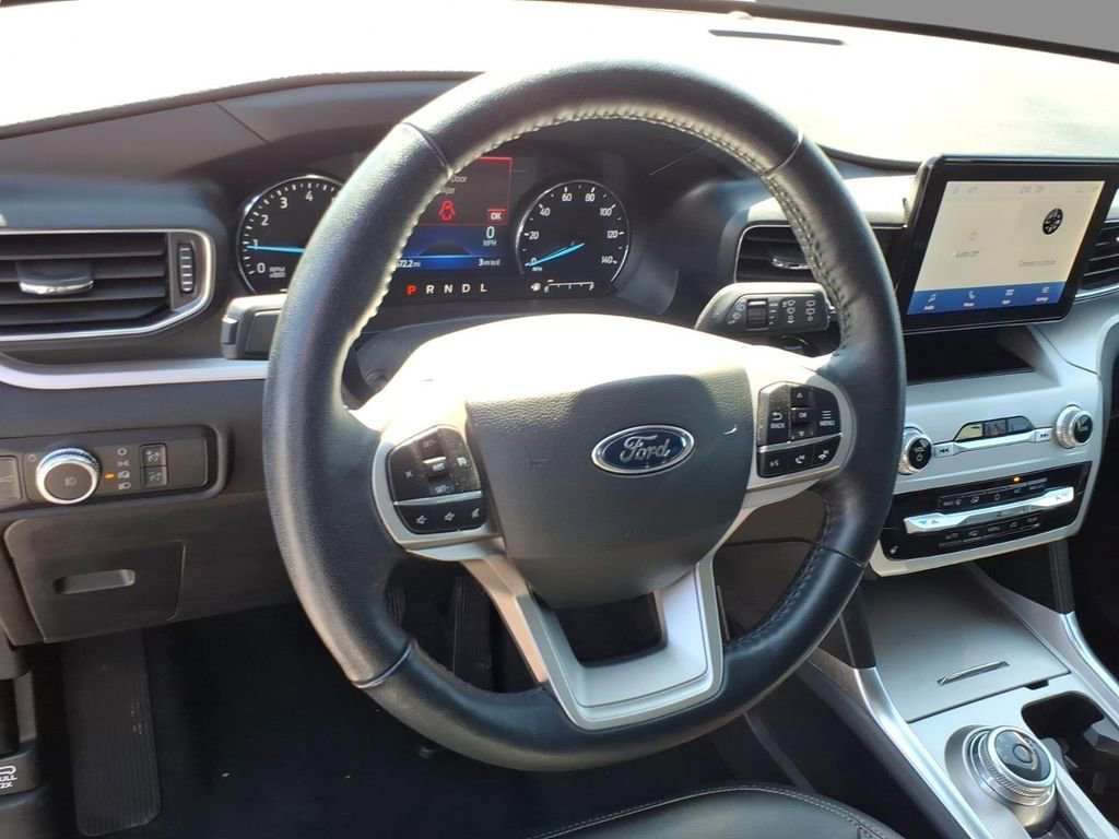Used 2022 Ford Explorer XLT w/ Equipment Group 202A AWD/4WD image 21