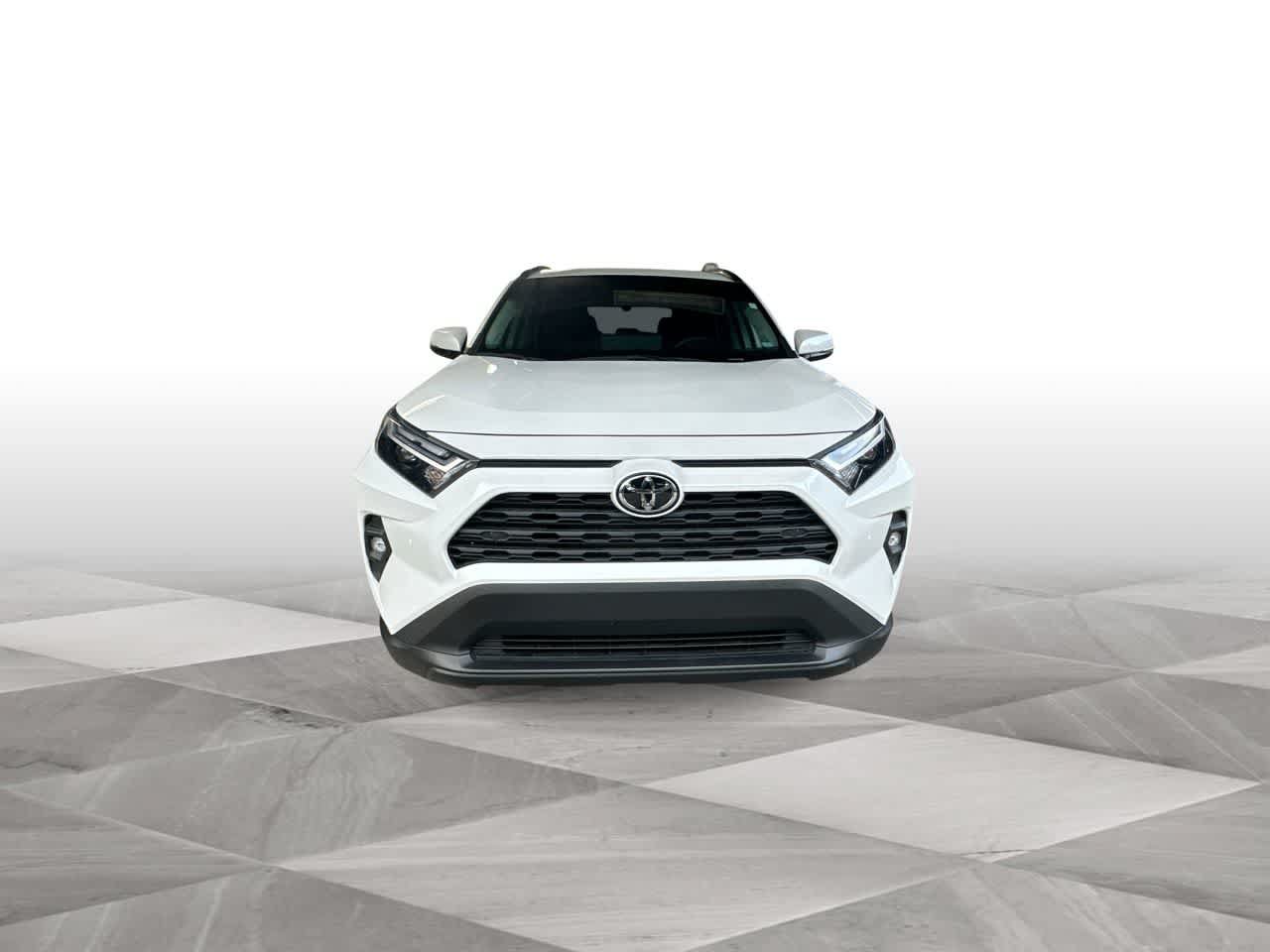Used 2025 Toyota RAV4 XLE Premium AWD/4WD image 3