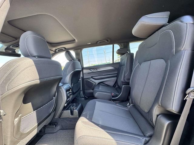 New 2025 Jeep Grand Cherokee L Laredo w/ Luxury Tech Group I image 18