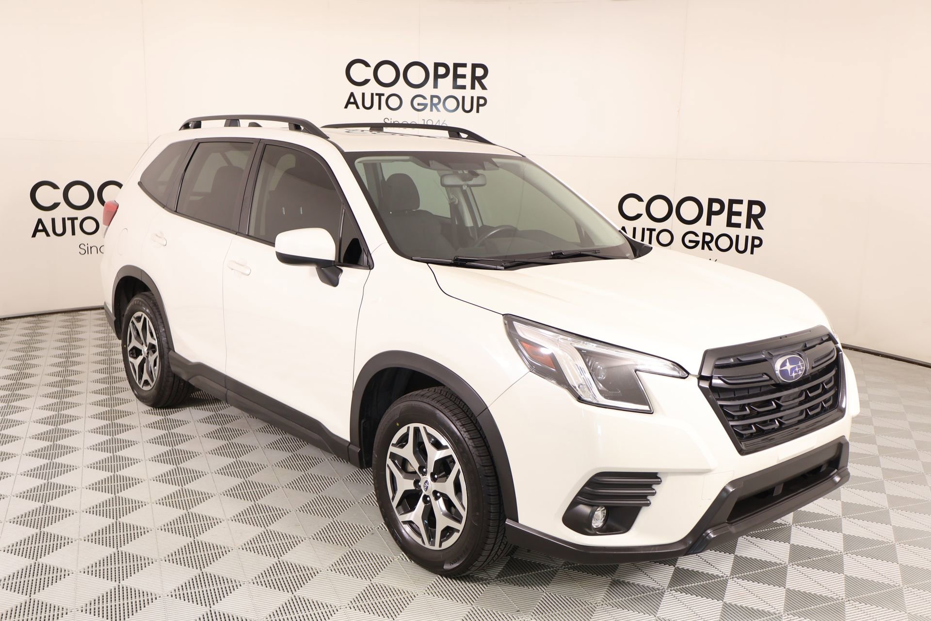 Used 2024 Subaru Forester Premium AWD/4WD image 1