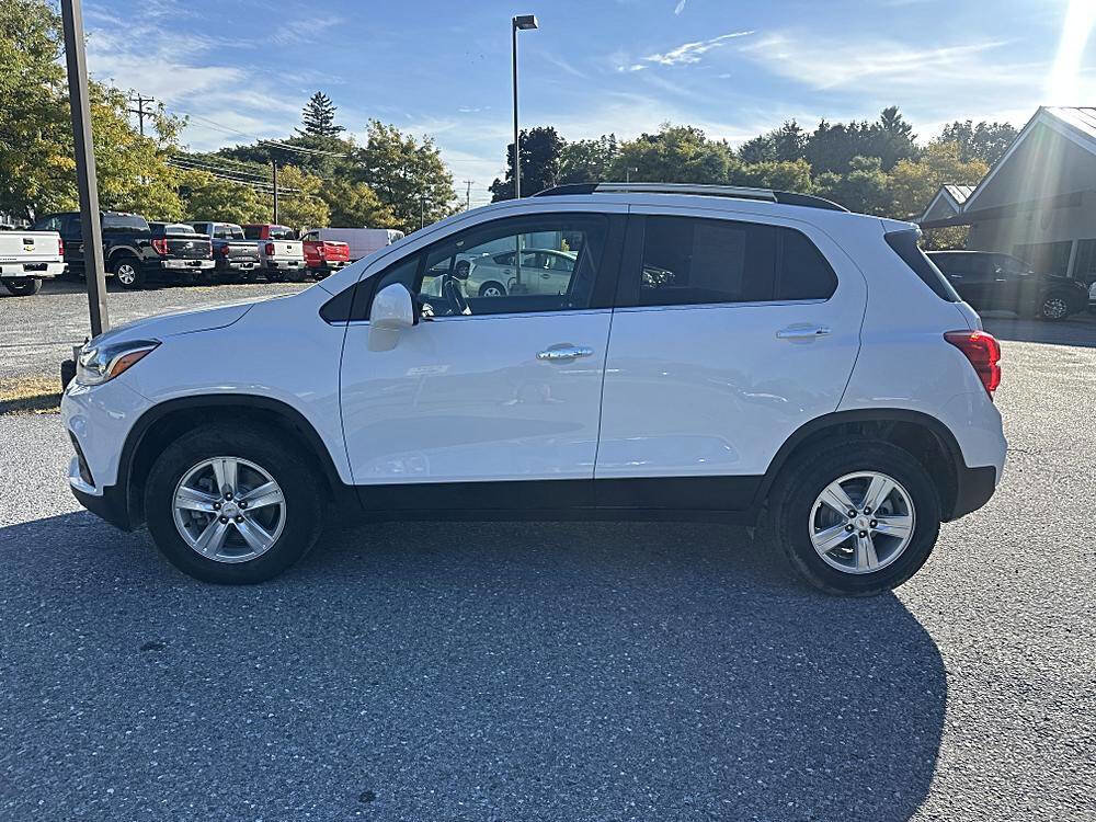 Used 2019 Chevrolet Trax LT w/ LT Convenience Package image 2