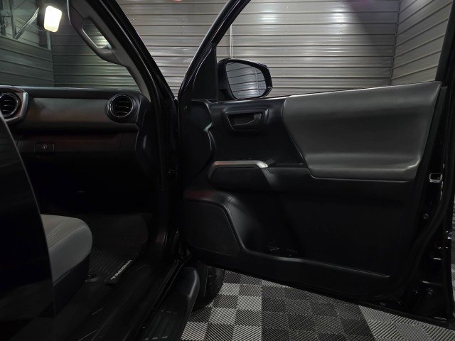 Used 2019 Toyota Tacoma SR5 image 32