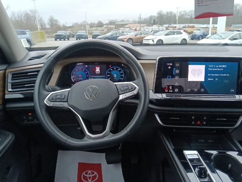 Used 2024 Volkswagen Atlas SE image 28