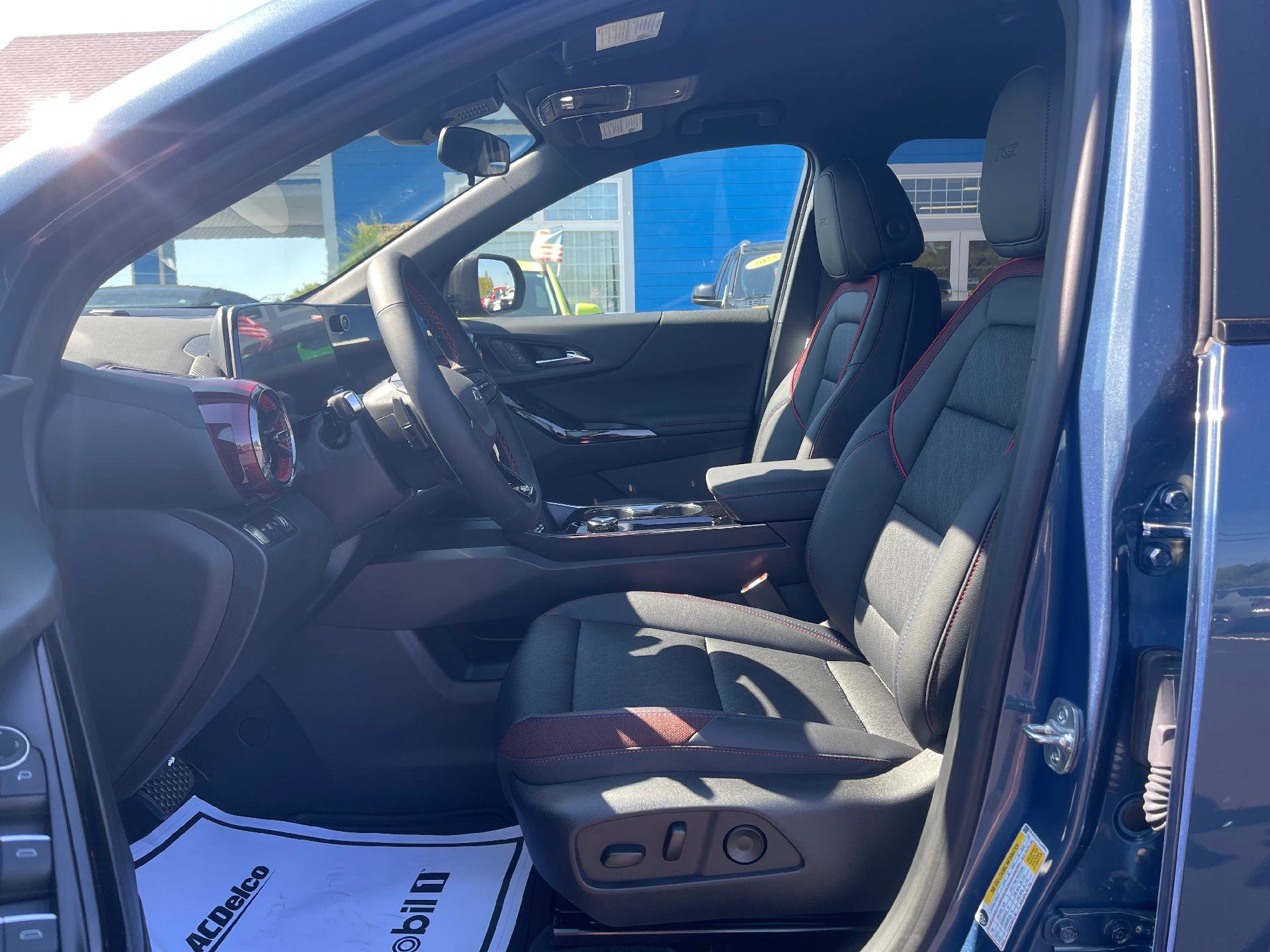 New 2026 Chevrolet Equinox RS image 4