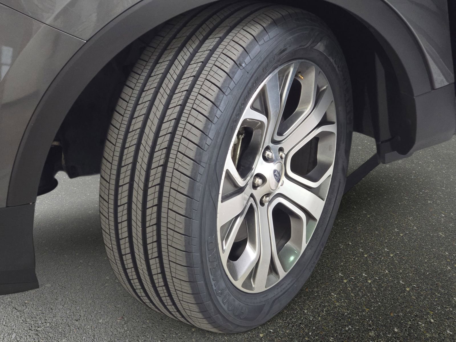 Used 2018 Ford Explorer Platinum image 36