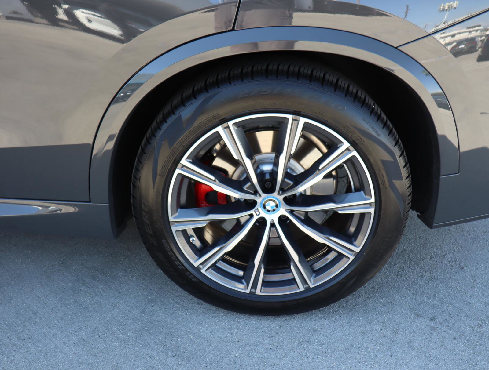 Used 2025 BMW X5 xDrive50e w/ M Sport Package image 9