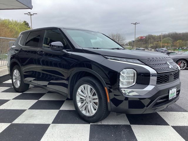 Used 2024 Mitsubishi Outlander ES image 5