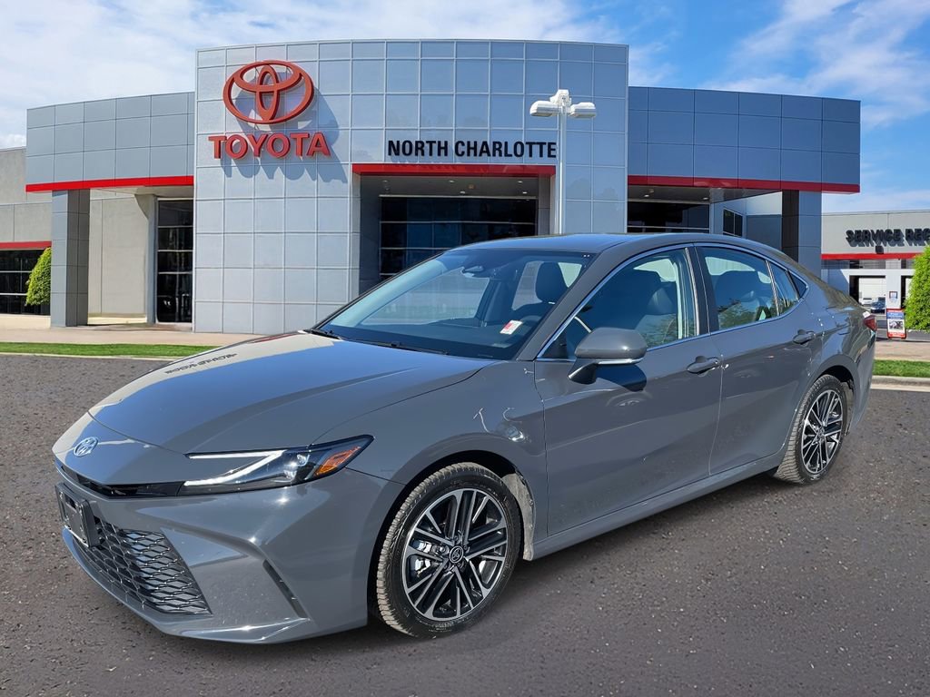 Used 2025 Toyota Camry XLE image 6