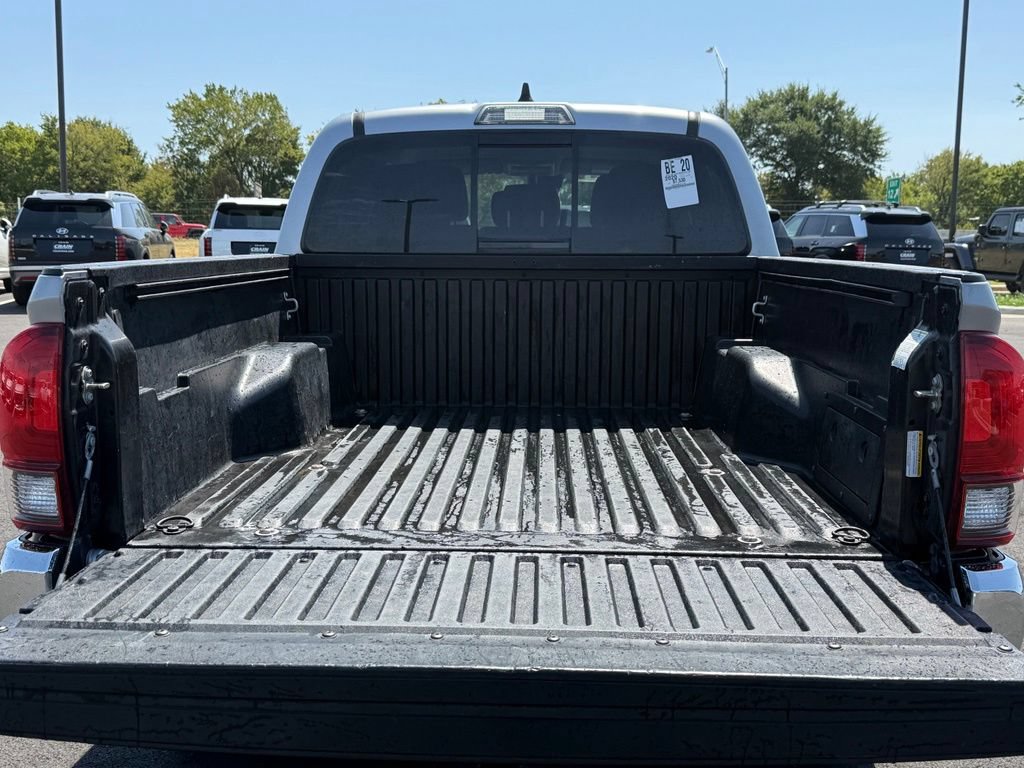Used 2020 Toyota Tacoma SR5 RWD image 7