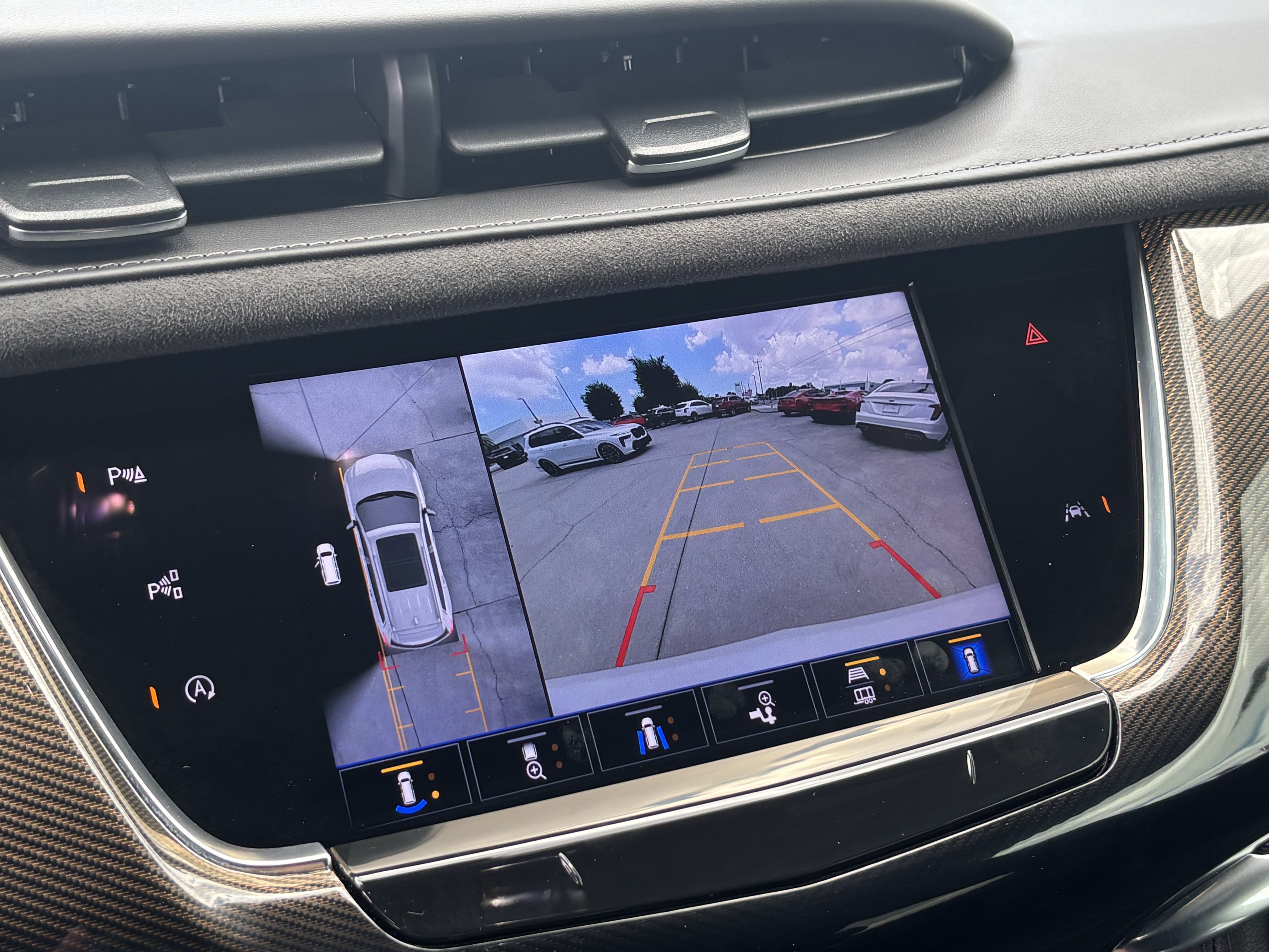 Certified 2023 Cadillac XT6 Sport w/ Platinum Package AWD/4WD image 30