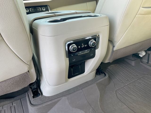 Used 2022 GMC Yukon XL Denali image 15