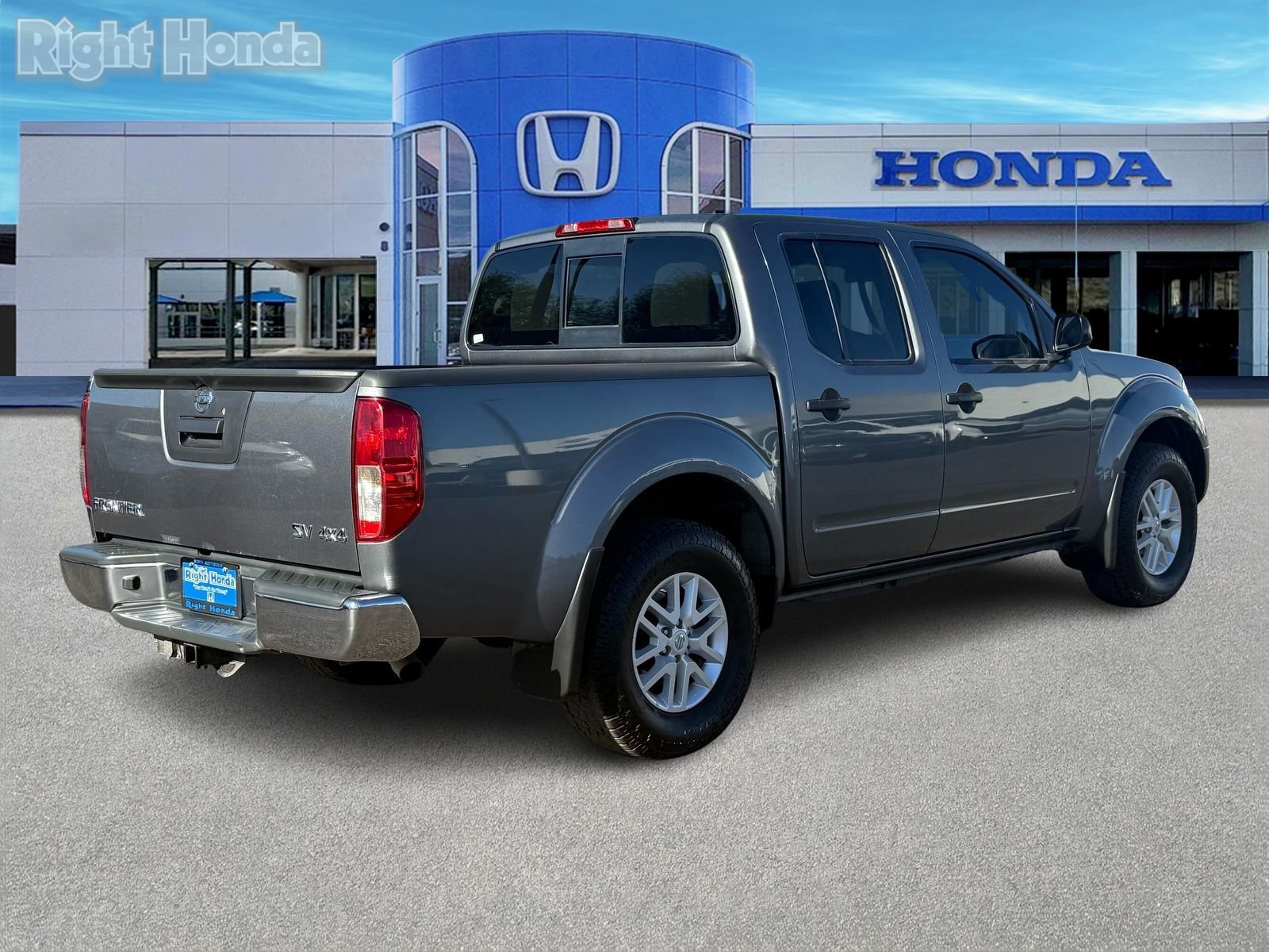 Used 2018 Nissan Frontier SV image 7