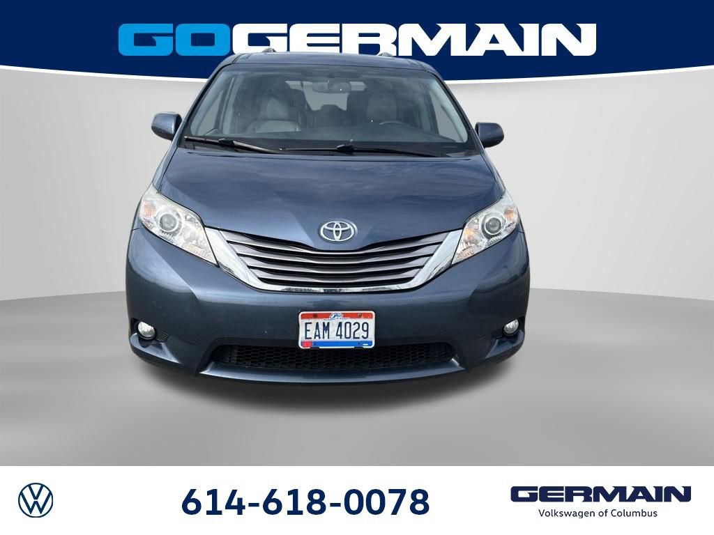 Used 2017 Toyota Sienna XLE Premium image 12