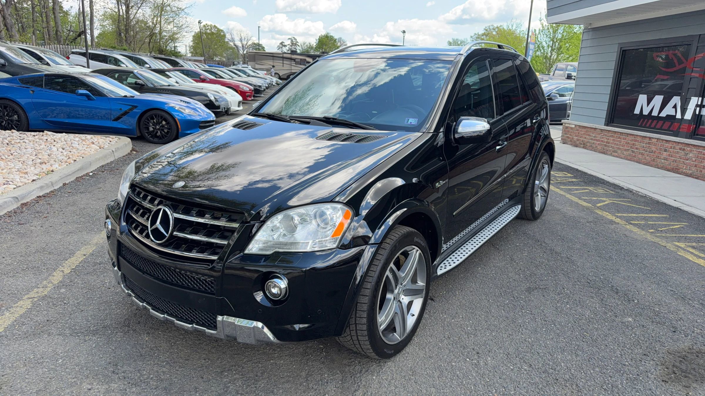 Used 2010 Mercedes-Benz ML 63 AMG 4MATIC image 1
