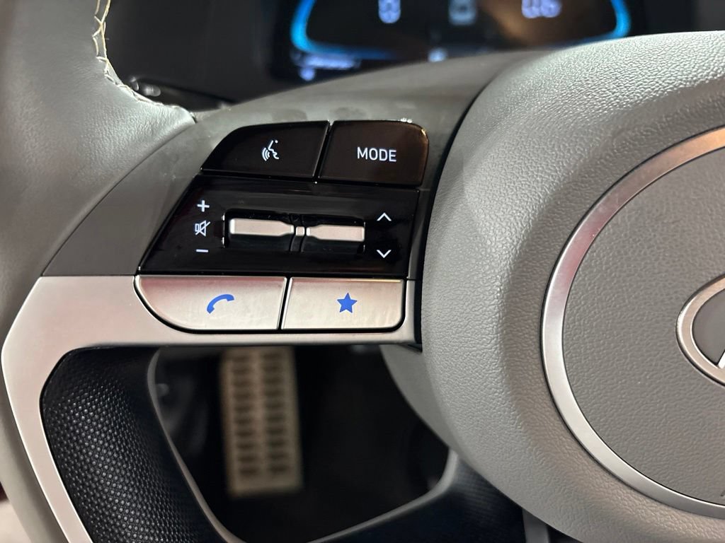 Certified 2025 Hyundai Elantra Sport FWD image 15
