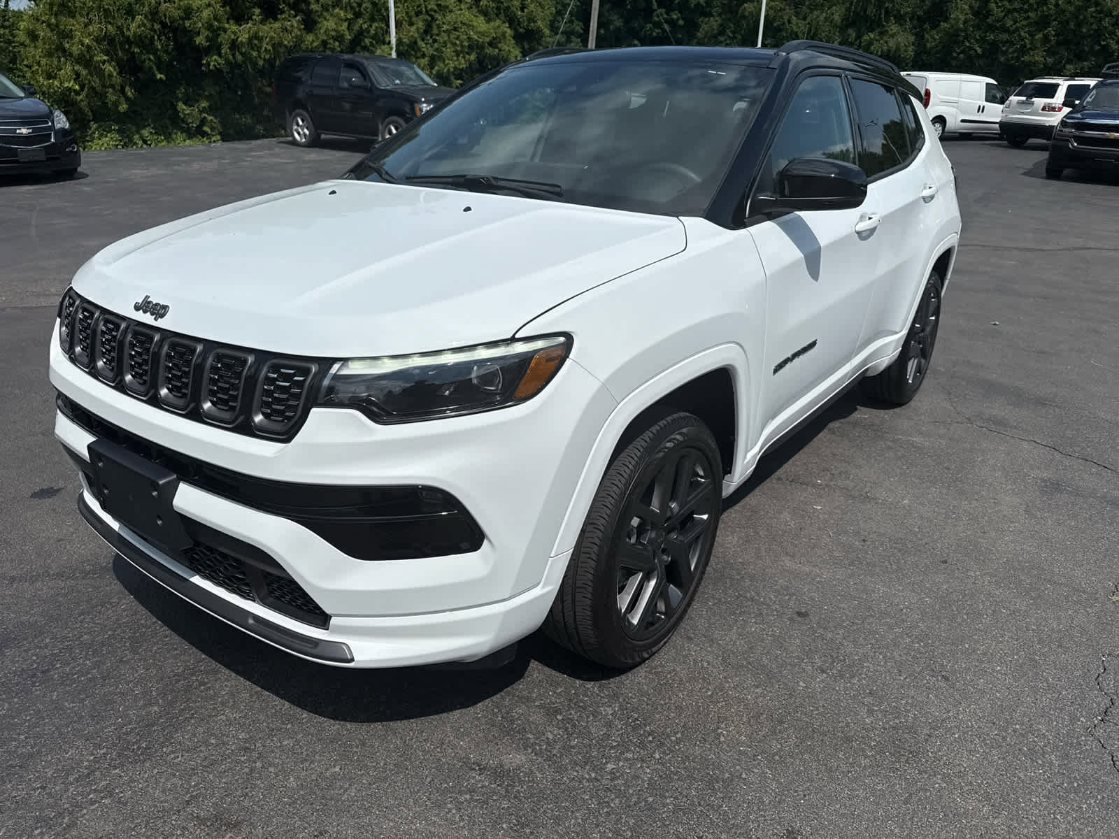 Used 2024 Jeep Compass Limited w/ High Altitude Package image 7