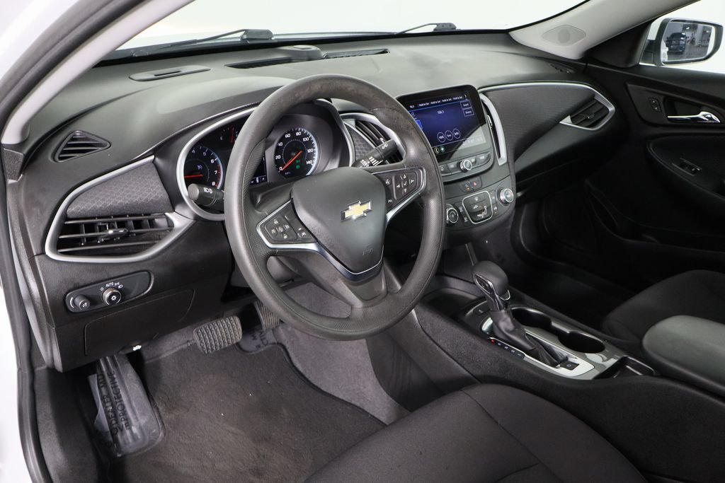 Used 2024 Chevrolet Malibu LS w/ Driver Confidence Package FWD image 19