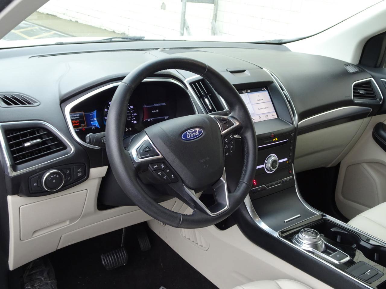 Used 2019 Ford Edge Titanium image 8