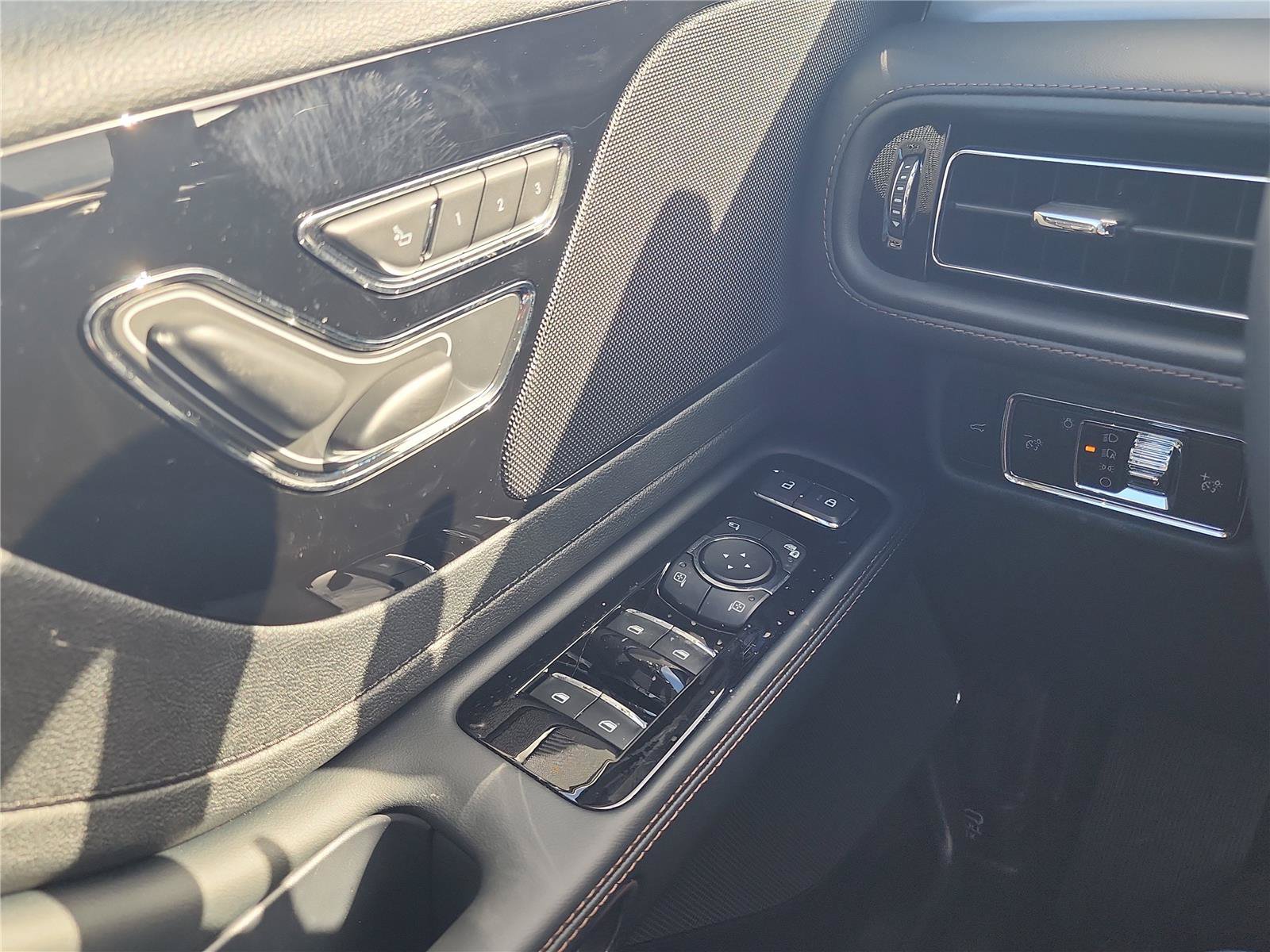 New 2026 Lincoln Aviator 2WD image 30