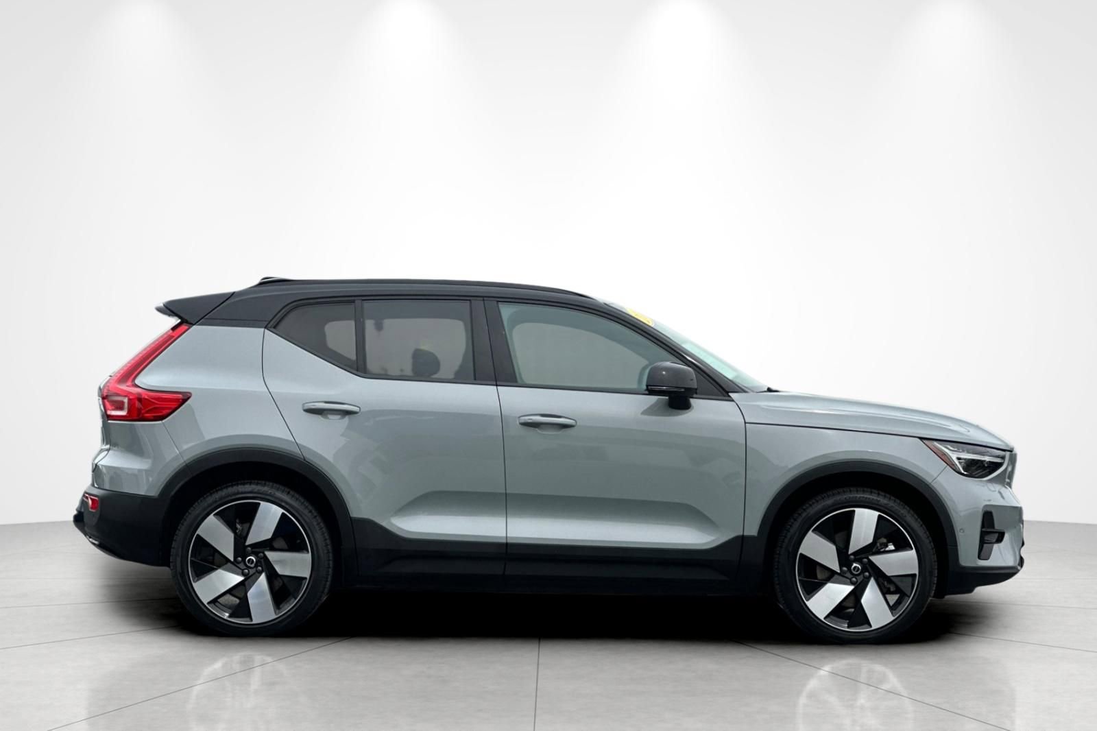Used 2024 Volvo XC40 Recharge Ultimate w/ Protection Package Premier image 6