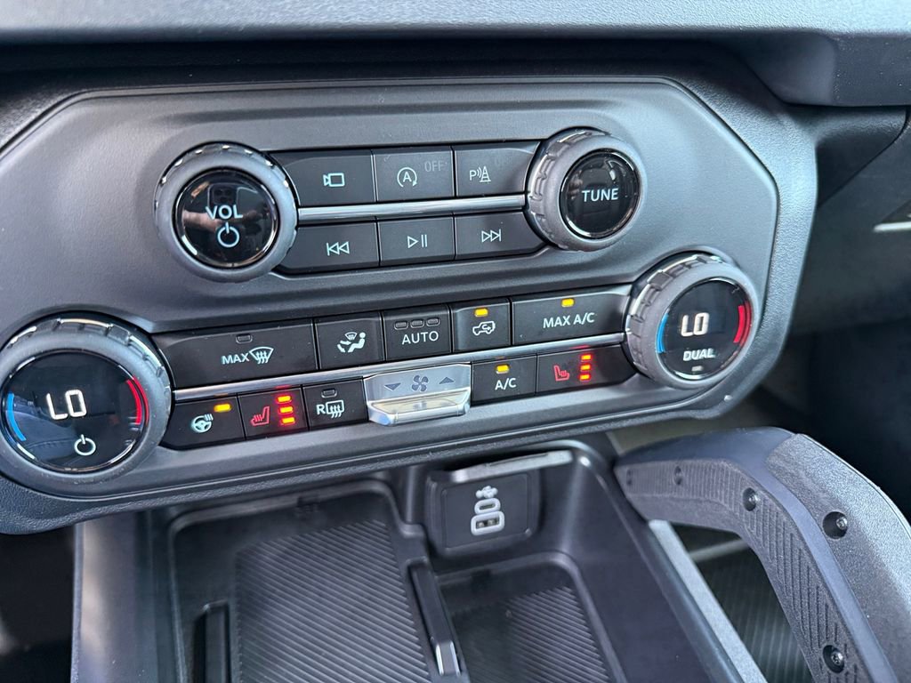 New 2026 Ford Bronco Badlands image 24