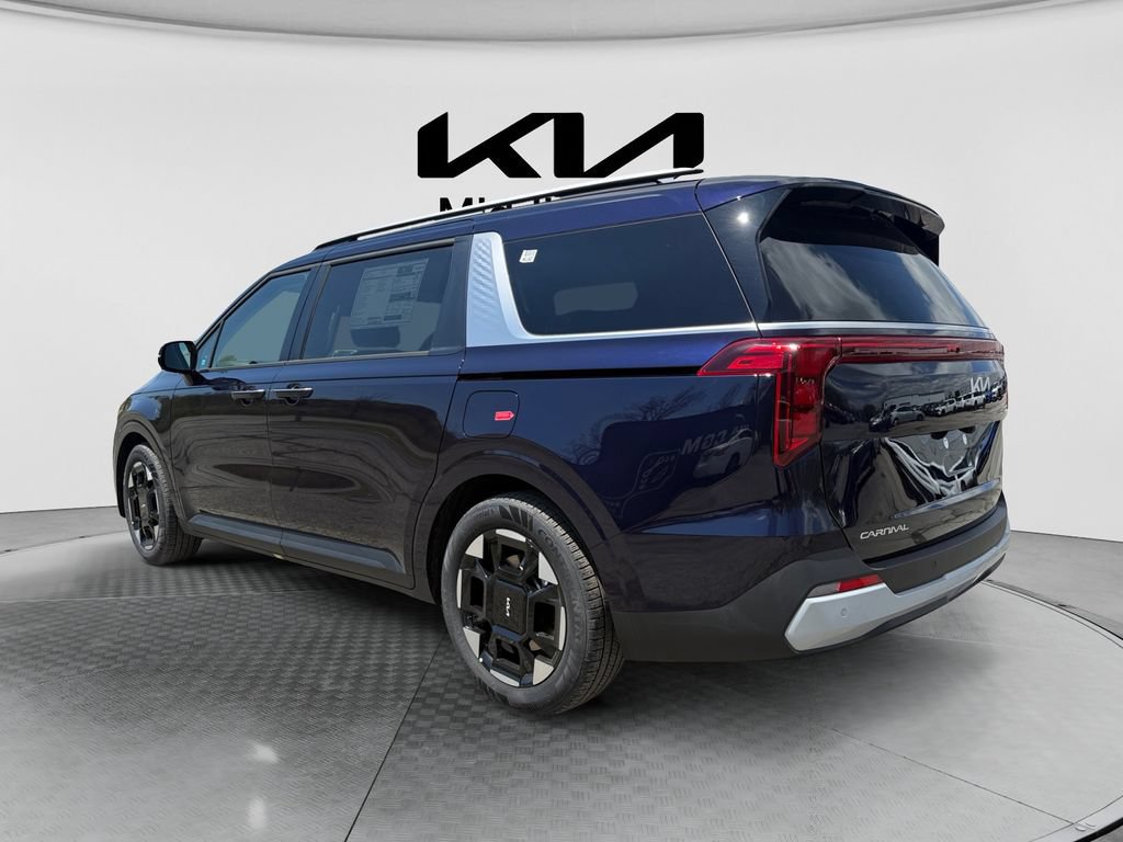 New 2026 Kia Carnival EX FWD image 3