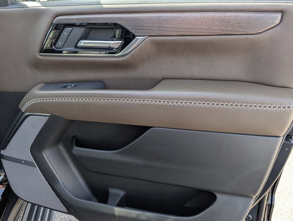 New 2025 GMC Yukon Denali Ultimate AWD/4WD image 37