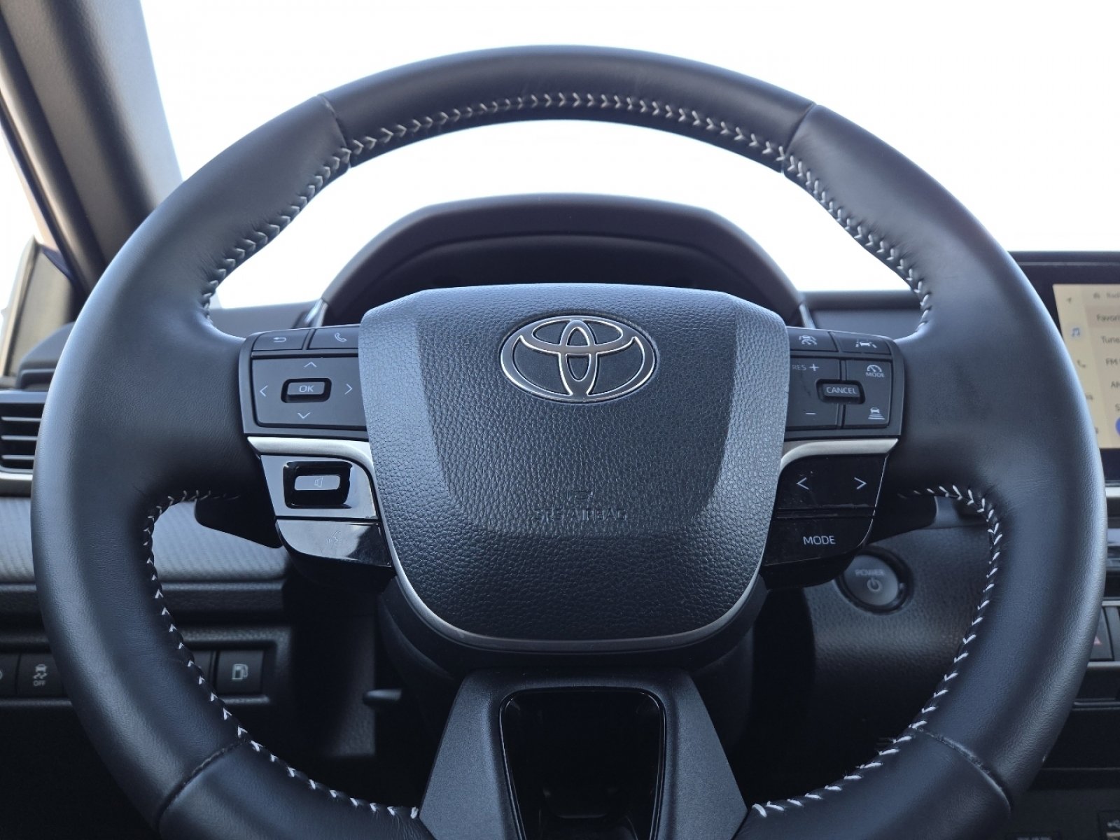 Used 2025 Toyota Camry SE image 22